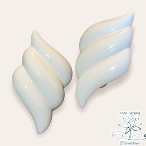 Erwin Pearl Clip On Earrings